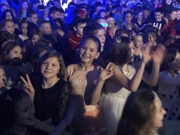Ученики #НОШ2 посетили новогодние представления : Фото №