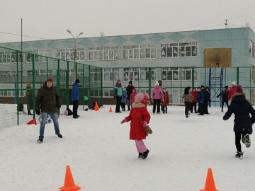 В пришкольном лагере состоялся семейный спортивный праздник : Фото №