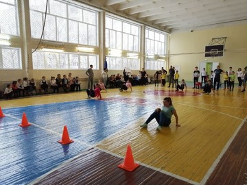 Среди 3-их классов состоялись соревнования «Папа,мама,я - спортивная семья» : Фото №