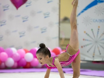В копилке юной спортсменки из #НОШ2  более 40 медалей и 8 кубков по художественной гимнастике : Фото №