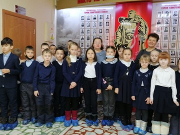 Ученики 3В класса посетили музей «Сыны Отечества» : Фото №