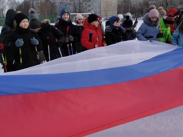 Массовый забег «Лыжня - 2022» открыл в школе патриотический месячник : Фото №