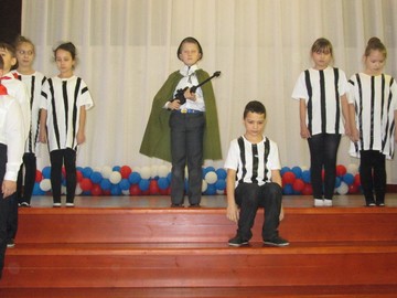 Конкурс инсценированной военно-патриотической песни среди 3-их классов : Фото №