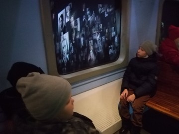 Программа «Активные каникулы» привела ребят из 3Т класса в музей «Поезд Победы» : Фото №