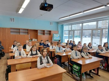 »Вертушка» среди учеников четвертой параллели в честь 8 марта : Фото №