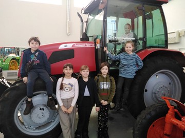 Третьеклассники в рамках «Активных каникул» посетили Музей истории трактора : Фото №