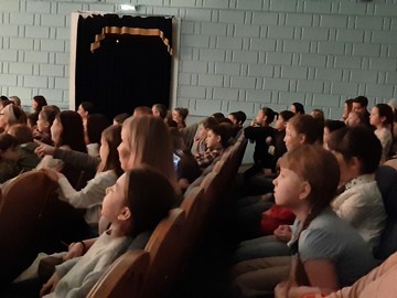 Третьеклассники посетили Русский драматический театр : Фото №