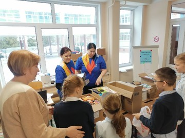 В #НОШ2 организован пункт приема подарков для российских военных, участвующих в спецоперации на Украине : Фото №