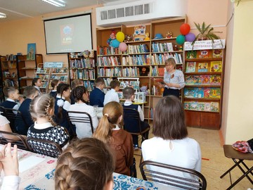 Ученики 4В класса #НОШ2 посетили библиотеку им. М. Шумилова : Фото №