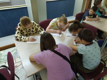 Ребята из онлайн-лагеря «Страна чудес» отметили Пушкинский день в Литературном музее : Фото №