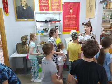 Воспитанники онлайн-лагеря на экскурсии в музейном комплексе «Сделано в СССР» : Фото №
