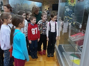 Ученики 2М и 3П классов посетили живой урок - экскурсию в секции «Природа и человек» Чувашского национального музея : Фото №