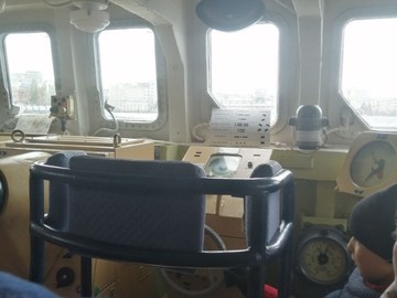 Юные краеведы 2А класса посетили пограничный сторожевой корабль «Чебоксары» : Фото №