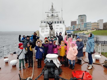 Юные краеведы из 2Д класса посетили сторожевой корабль «Чебоксары» : Фото №