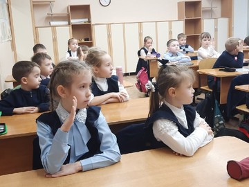 Ученики 1Н класса приступили к прохождению первого трека «Орлёнок - эрудит» по программе «Орлята России» : Фото №