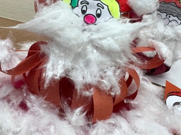 На уроке технологии ученики 1И класса смастерили подарки Деду Морозу : Фото №