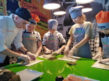 В рамках проекта «Живые уроки» ученики 4Т класса посетили кулинарный мастер-класс : Фото №