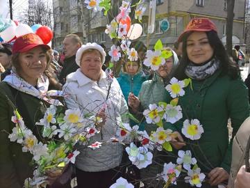 Праздничное шествие в честь праздника Весны и Труда : Фото №