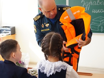 Традиционные уроки безопасности провели спасатели из разных структур МЧС : Фото №