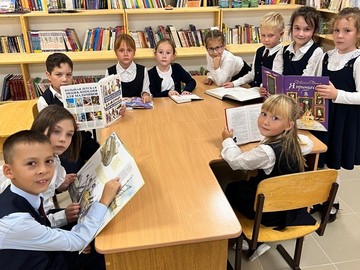Во 2И классе #НОШ2 прошли акции «Читаем вслух» и «Читаем любимые книги» : Фото №