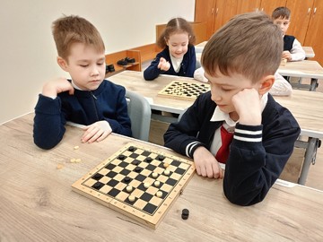 Школьный шашечный турнир среди 1-2 классов : Фото №