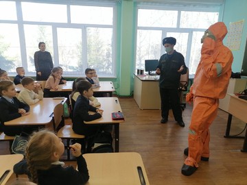Спасатели из ПСЧ №1 провели Всероссийский урок ОБЖ : Фото №