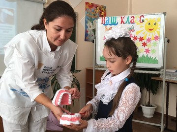 В школе проводятся «Уроки здоровых зубов» : Фото №