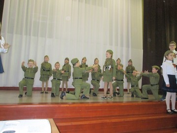 Конкурс инсценированной военно-патриотической песни среди 3 классов : Фото №