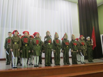 Конкурс инсценированной военно-патриотической песни среди 2 классов : Фото №