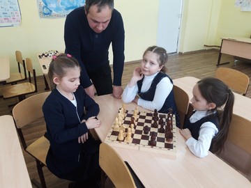 Первый день соревнований по шахматам в #НОШ2 : Фото №