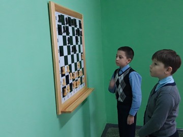 Соревнования по шахматам продолжаются : Фото №