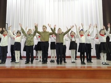 Школьный конкурс на лучшее инсценирование военной песни среди 3-их классов : Фото №