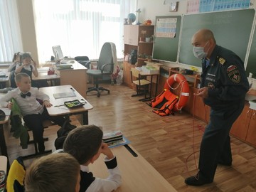 Спасатели Центра ГИМС МЧС России провели в #НОШ2  уроки безопасности : Фото №
