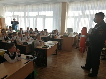 Спасатели Центра ГИМС МЧС России провели в #НОШ2  уроки безопасности : Фото №
