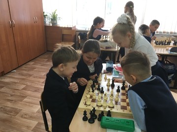 Проект «Шахматы в школы» мотивирует школьников и помогает им в учебе : Фото №