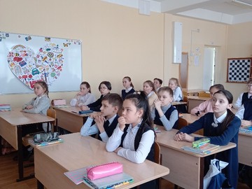Ученики #НОШ2 приняли участие во Всероссийской акции «День единых действий» : Фото №
