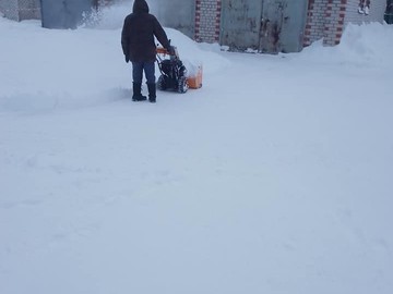 В #НОШ2 не прекращается уборка территории от снега : Фото №