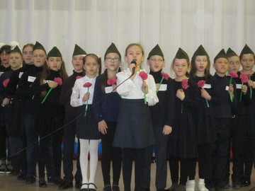 Конкурс инсценированной военно-патриотической песни среди 4-ых классов : Фото №