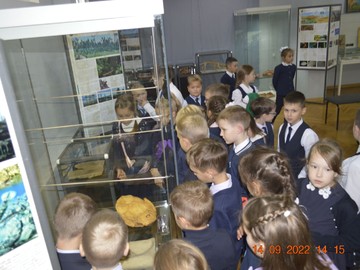 Третьеклассники побывали на выставке  в Чувашском национальном музее : Фото №