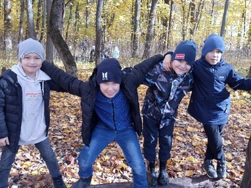 Отряд юных волонтеров-экологов вышел на экскурсию в лес : Фото №