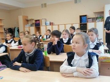 В 1Л классе состоялся классный час, посвященный Всемирному дню школьной библиотеки : Фото №