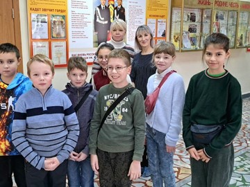 Ребята из 4Н класса посетили музей «Сыны Отечества» школы №40 : Фото №