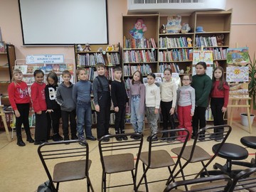 Ученики 3И класса посетили занятие «Мы едины» в библиотеке им. Шумилова : Фото №