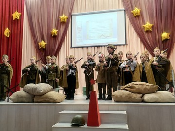 »Юные патриоты» на Межрегиональном форуме : Фото №