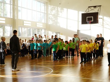 В школьном спортклубе прошли соревнования «Курс молодого отца» : Фото №