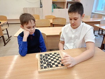 Школьный шашечный турнир среди 3-4 классов : Фото №