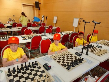 Команда шахматистов - на Всероссийских командных соревнованиях «Дебют» : Фото №