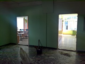 Замена дверей в кабинетах школы : Фото №